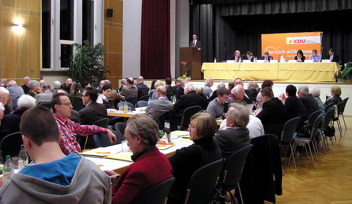 die Teilnehmer im Saal