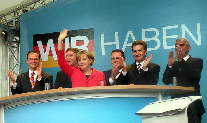 Angela Merkel freut sich ber den herzlichen  Empfang 