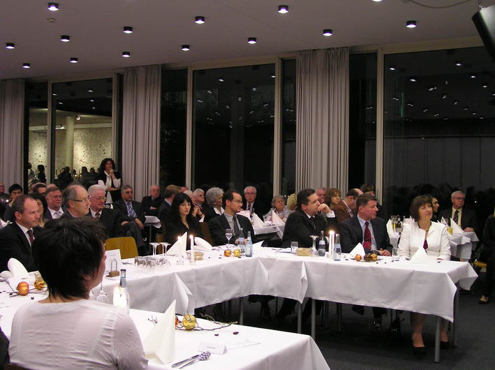 Teilnehmer der Feier im Saal - in der Mitte Gunther Krichbaum, Stefan Mappus, Roger Heidt