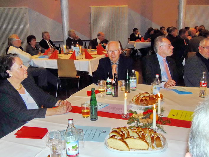 die Gäste im Saal